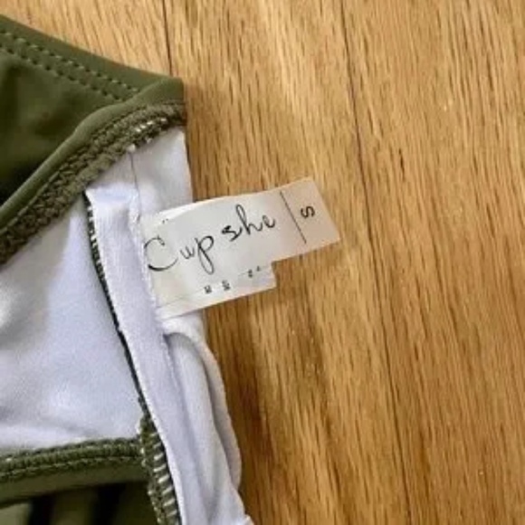 Cupshe Olive Green Lace Trimmed Plunge V-Neck One-Piece Swimsuit Size S - Picture 5 of 12